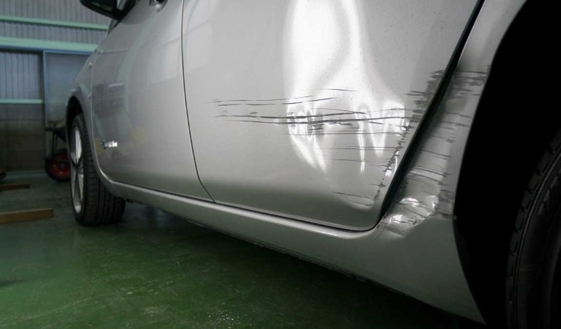 ドアパンチの修理代はいくら 比較的高い場合と安い場合を紹介 クルマーク ねもなお